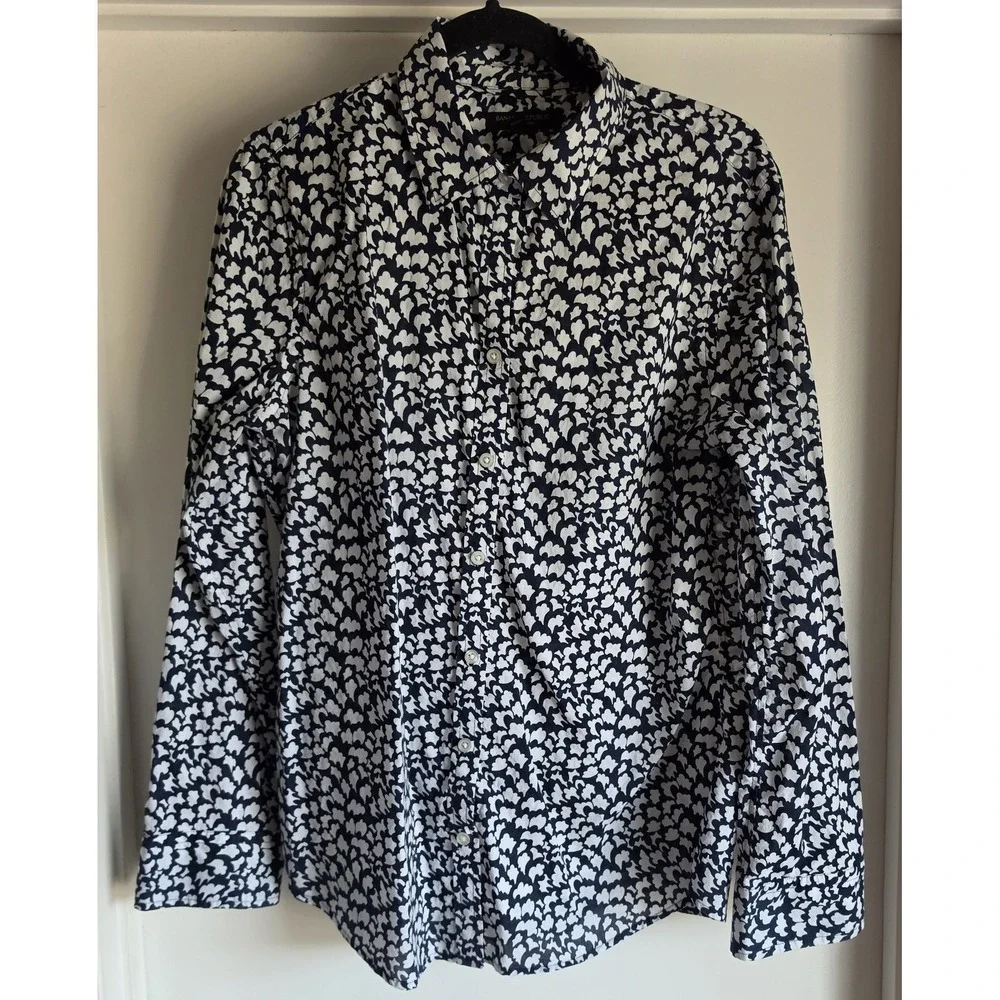 Banana Republic Cotton Button-Down Shirt Women L Navy Floral Collared Top